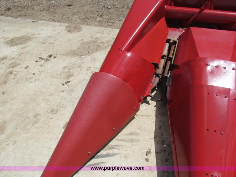 image for item G4085 1996 Case IH 1083 corn head