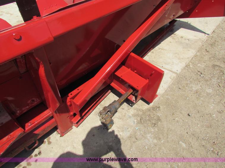 image for item G4085 1996 Case IH 1083 corn head