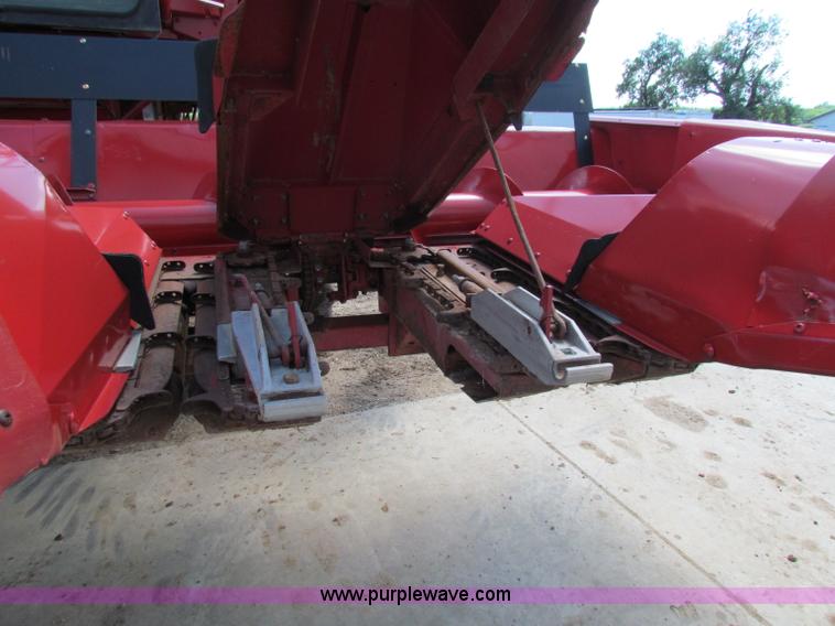 image for item G4085 1996 Case IH 1083 corn head