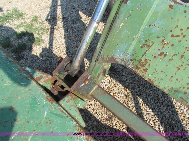 image for item G4090 1968 John Deere 4020 tractor