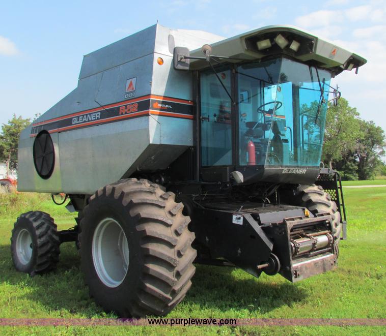 image for item G4091 1994 AGCO Gleaner R62 combine