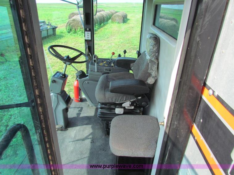 image for item G4091 1994 AGCO Gleaner R62 combine