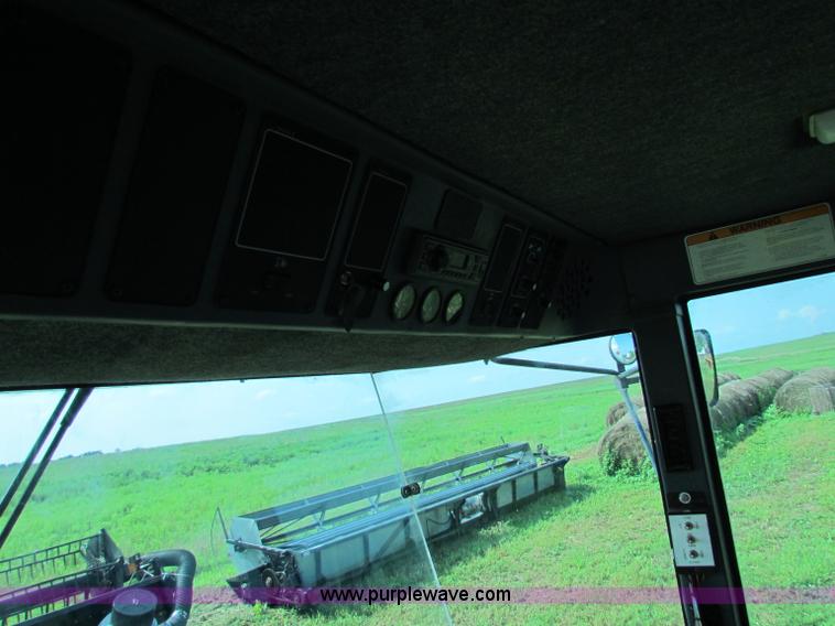 image for item G4091 1994 AGCO Gleaner R62 combine