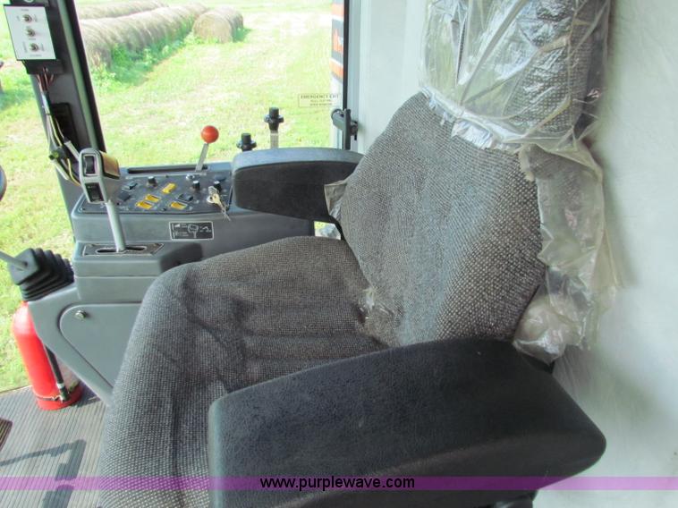 image for item G4091 1994 AGCO Gleaner R62 combine