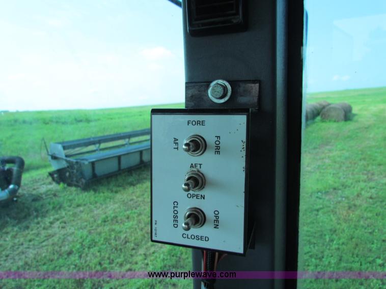 image for item G4091 1994 AGCO Gleaner R62 combine