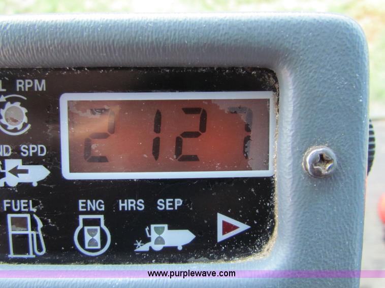 image for item G4091 1994 AGCO Gleaner R62 combine