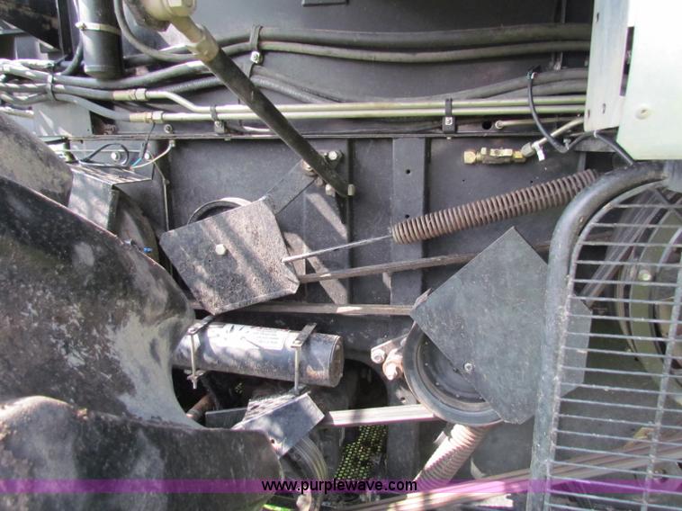 image for item G4091 1994 AGCO Gleaner R62 combine