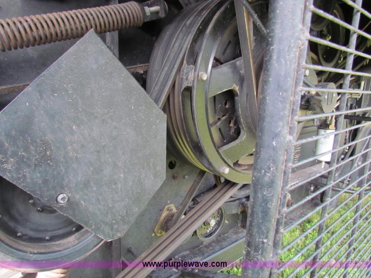 image for item G4091 1994 AGCO Gleaner R62 combine