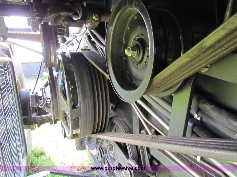 image for item G4091 1994 AGCO Gleaner R62 combine