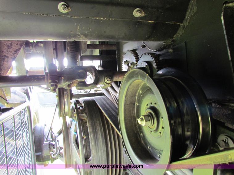 image for item G4091 1994 AGCO Gleaner R62 combine