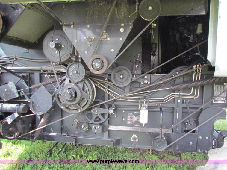 image for item G4091 1994 AGCO Gleaner R62 combine