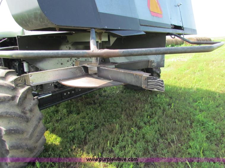 image for item G4091 1994 AGCO Gleaner R62 combine