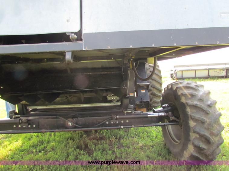 image for item G4091 1994 AGCO Gleaner R62 combine