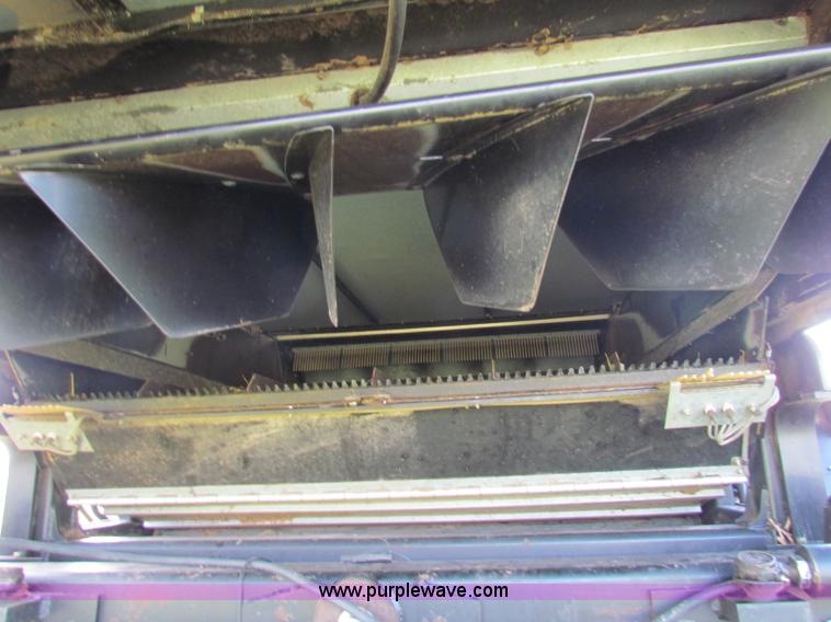 image for item G4091 1994 AGCO Gleaner R62 combine