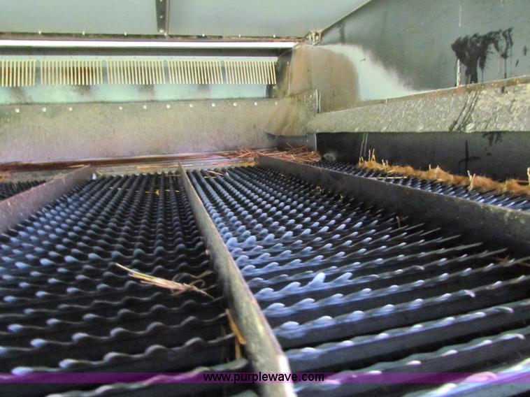 image for item G4091 1994 AGCO Gleaner R62 combine