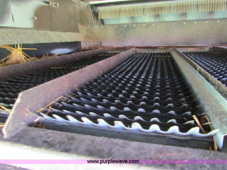 image for item G4091 1994 AGCO Gleaner R62 combine