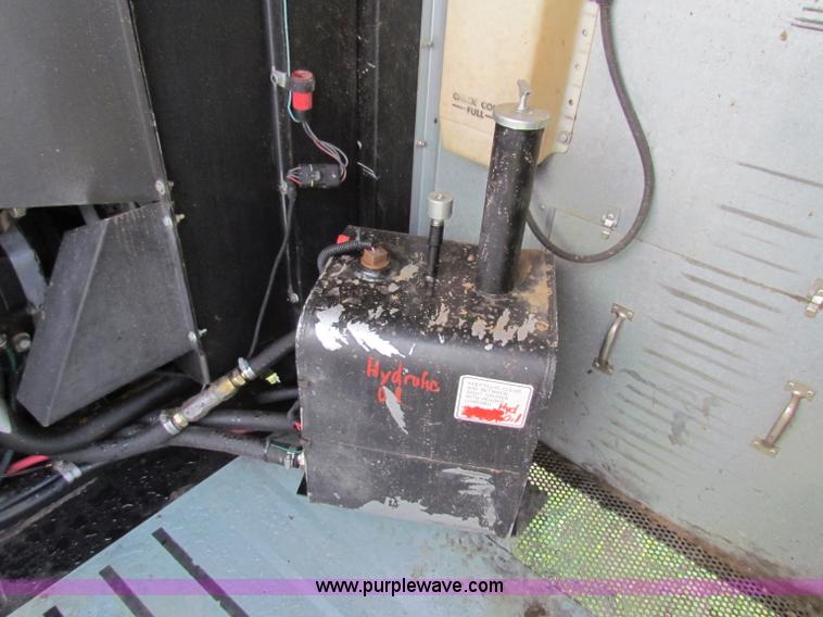 image for item G4091 1994 AGCO Gleaner R62 combine