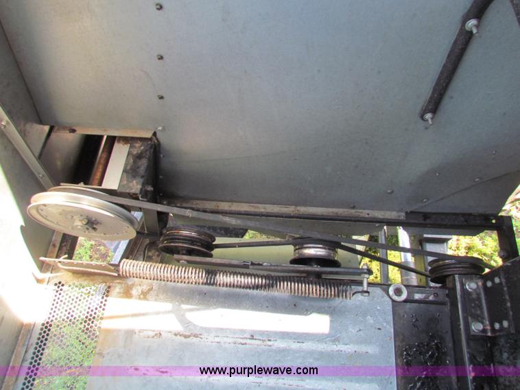 image for item G4091 1994 AGCO Gleaner R62 combine