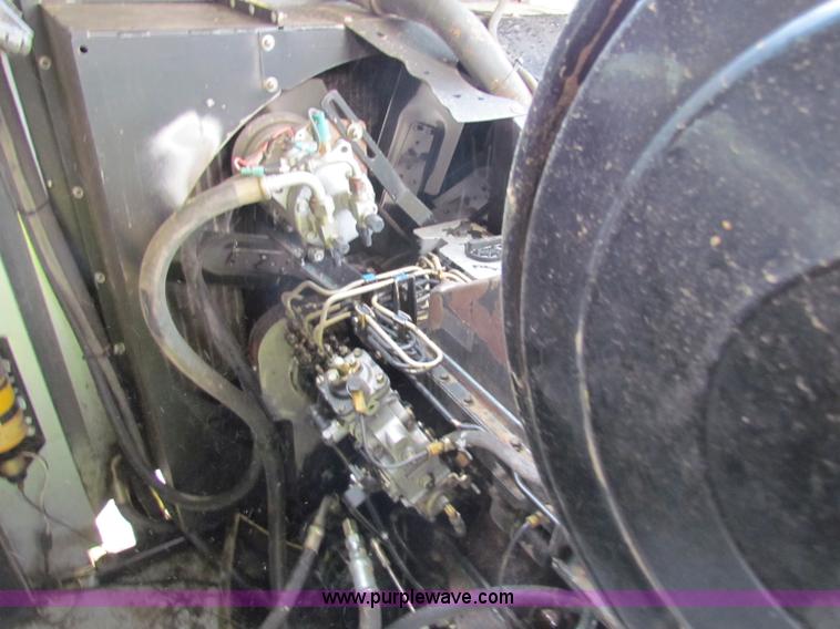 image for item G4091 1994 AGCO Gleaner R62 combine