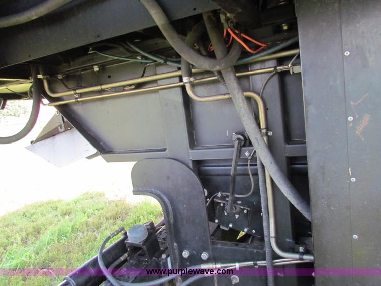 image for item G4091 1994 AGCO Gleaner R62 combine