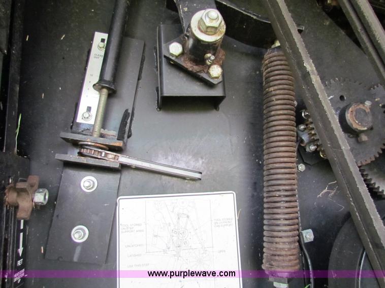 image for item G4091 1994 AGCO Gleaner R62 combine