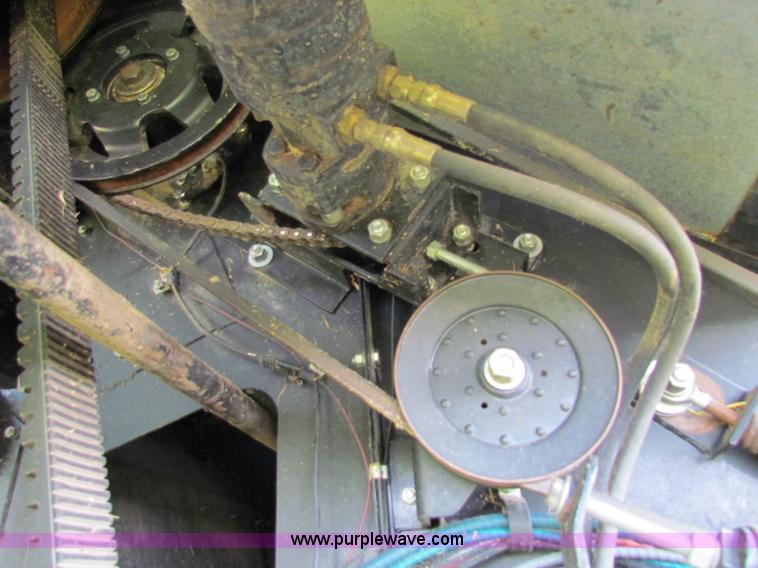 image for item G4091 1994 AGCO Gleaner R62 combine