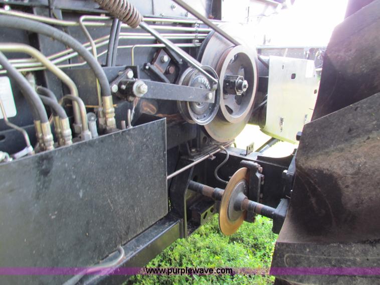 image for item G4091 1994 AGCO Gleaner R62 combine