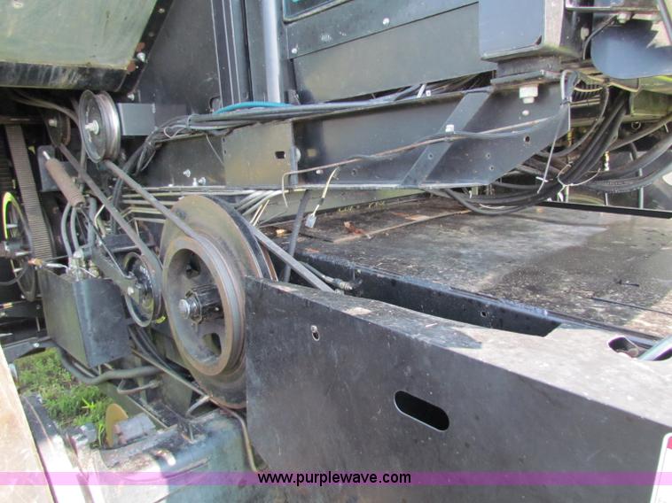 image for item G4091 1994 AGCO Gleaner R62 combine