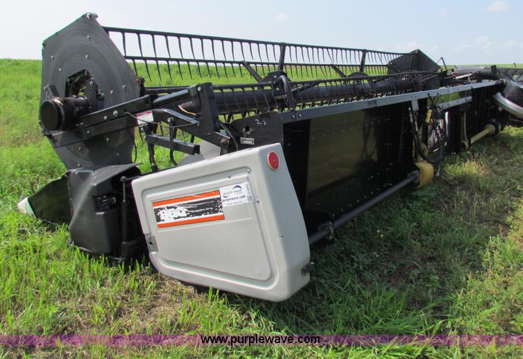 image for item G4092 AGCO Gleaner 25' flex head