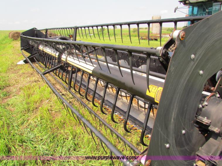 image for item G4092 AGCO Gleaner 25' flex head