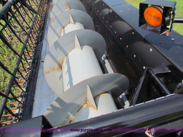 image for item G4092 AGCO Gleaner 25' flex head