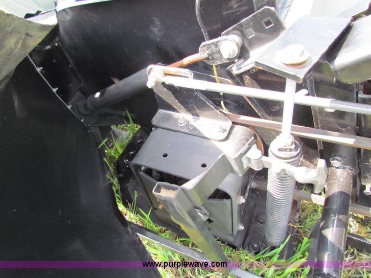 image for item G4092 AGCO Gleaner 25' flex head