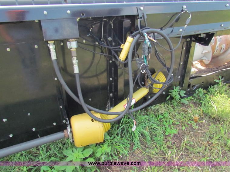 image for item G4092 AGCO Gleaner 25' flex head