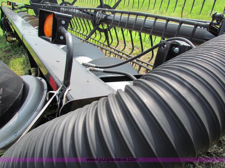 image for item G4092 AGCO Gleaner 25' flex head