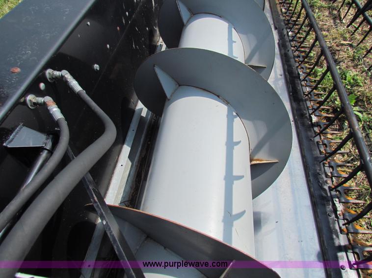 image for item G4092 AGCO Gleaner 25' flex head