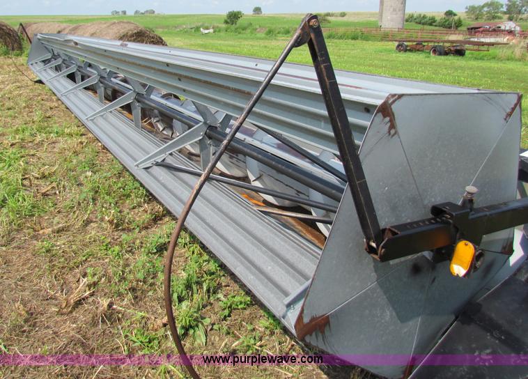 image for item G4093 AGCO Gleaner 30' rigid head