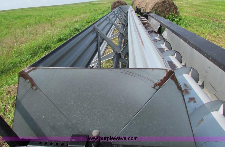 image for item G4093 AGCO Gleaner 30' rigid head