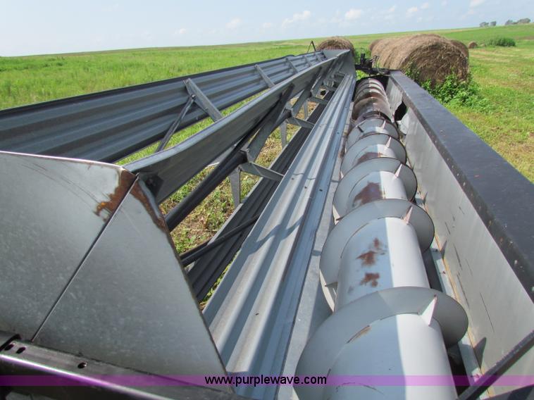 image for item G4093 AGCO Gleaner 30' rigid head