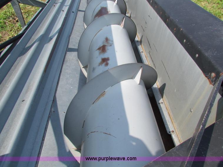 image for item G4093 AGCO Gleaner 30' rigid head