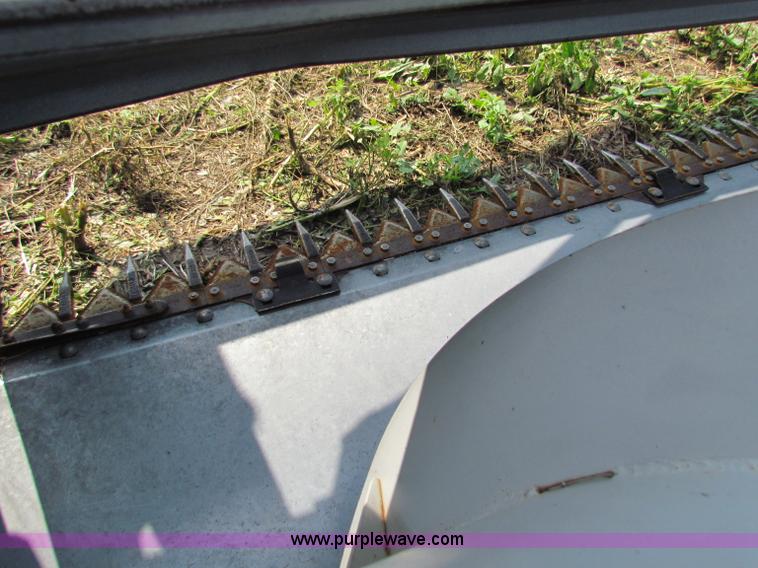 image for item G4093 AGCO Gleaner 30' rigid head