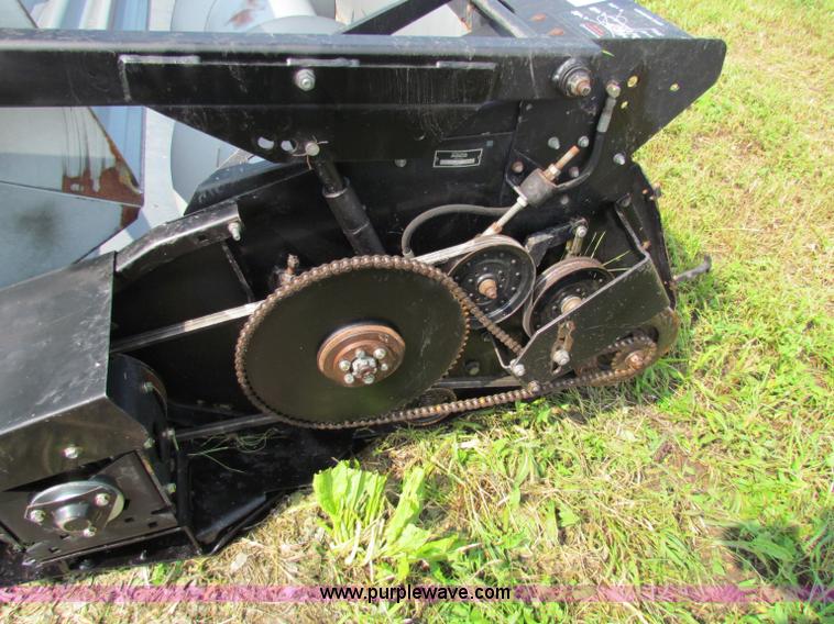 image for item G4093 AGCO Gleaner 30' rigid head