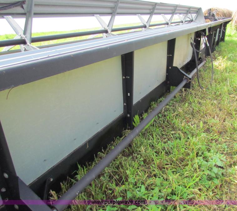 image for item G4093 AGCO Gleaner 30' rigid head