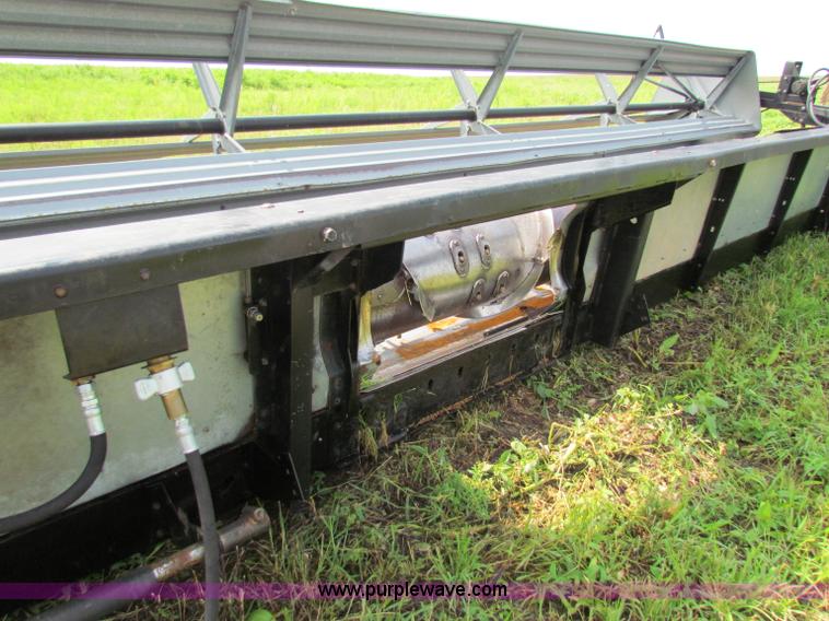 image for item G4093 AGCO Gleaner 30' rigid head