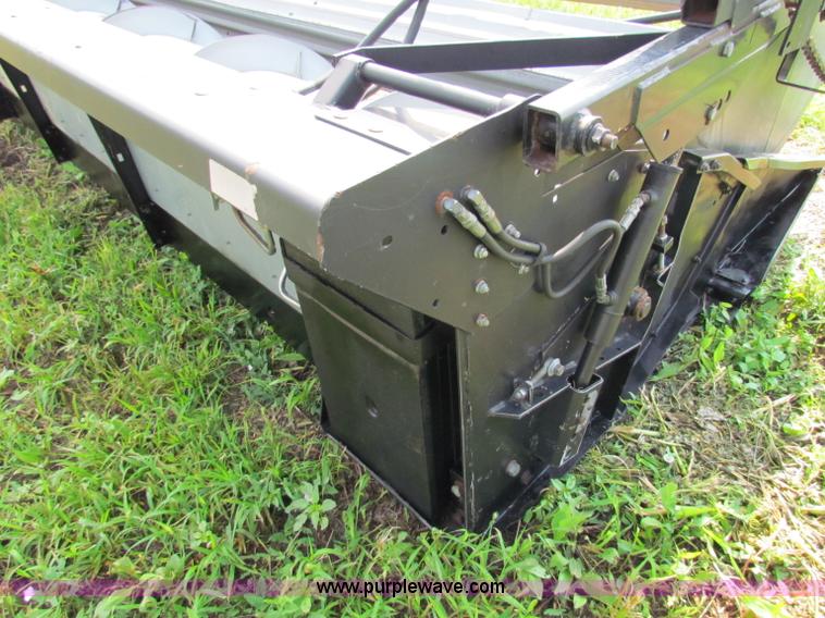 image for item G4093 AGCO Gleaner 30' rigid head