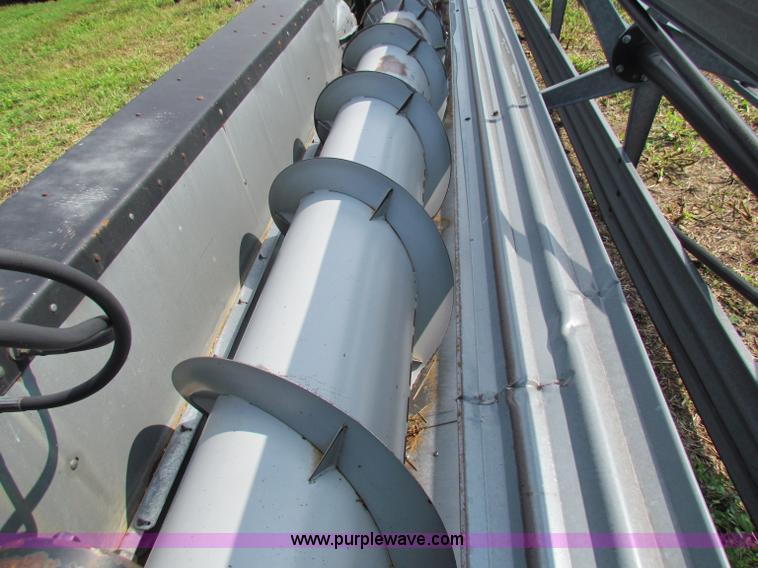 image for item G4093 AGCO Gleaner 30' rigid head