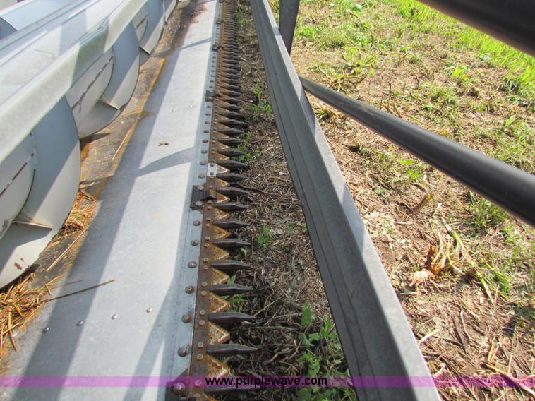 image for item G4093 AGCO Gleaner 30' rigid head