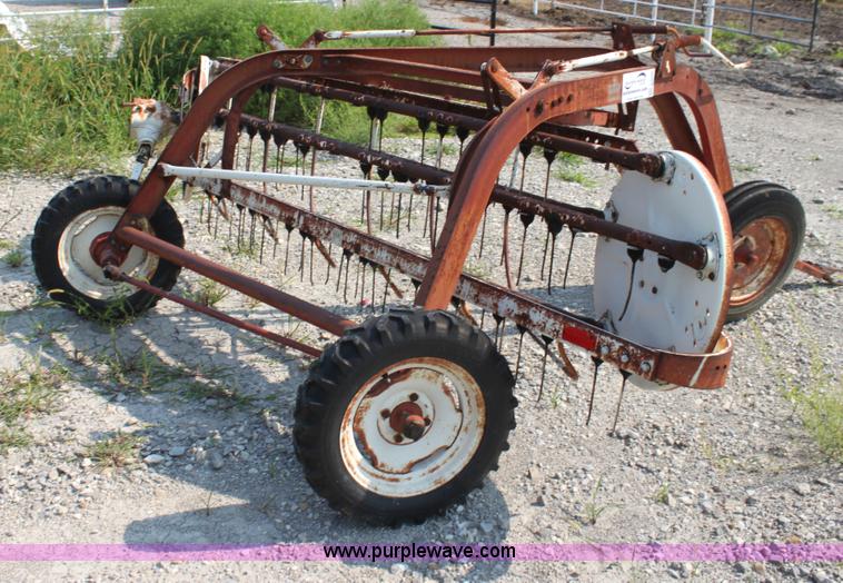 International 35 side delivery hay rake in Emporia, KS Item G4098