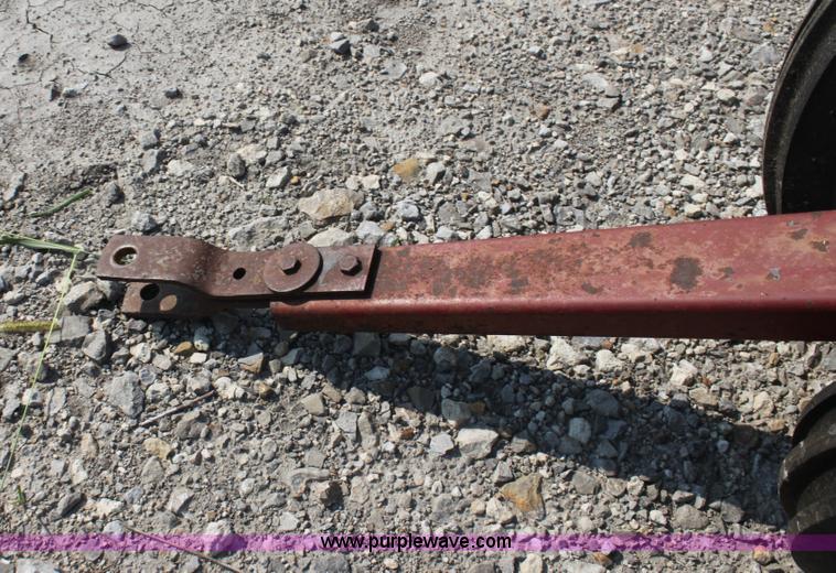 image for item G4098 International 35 side delivery hay rake