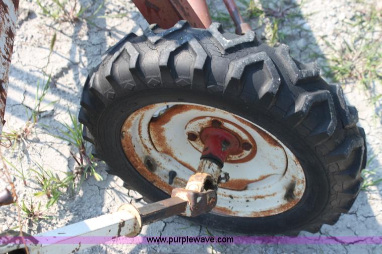 image for item G4098 International 35 side delivery hay rake