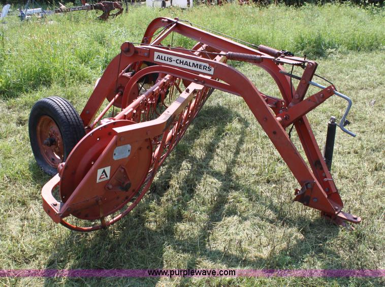 image for item G4105 Allis Chalmers side delivery hay rake